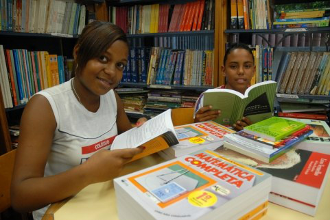 Guia apresenta livros didáticos que serão usados em 2016Período para a escolha das obras será aberto no dia 28 próximo e se estenderá até 8 de setembro./ Foto: Divulgação/Governo da BA