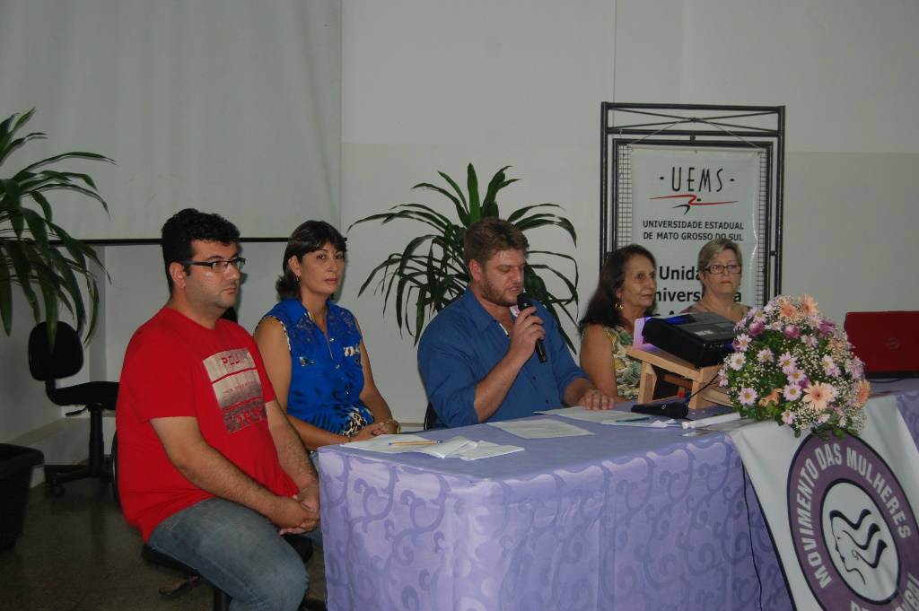 Mesa diretora do seminário: E/D - Rogério, Gelza, Fabrício, Zélia e Loreni.