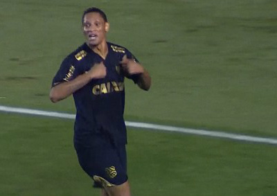 De virada, Figueira bate Galo e avança para as quartas da Copa do Brasil Marcão sai do banco de reservas para decidir classificação para o Figueirense (Foto: Reprodução/ TV Globo)
