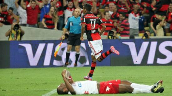 Flamengo derrota América-RN no Rio e vai à semifinal Gabriel marcou o único gol da vitória rubro-negra sobre o América-RN