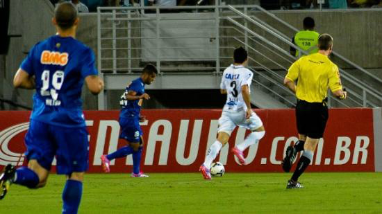 Equipe celeste sofre terceira derrota consecutiva, mas consegue classificação