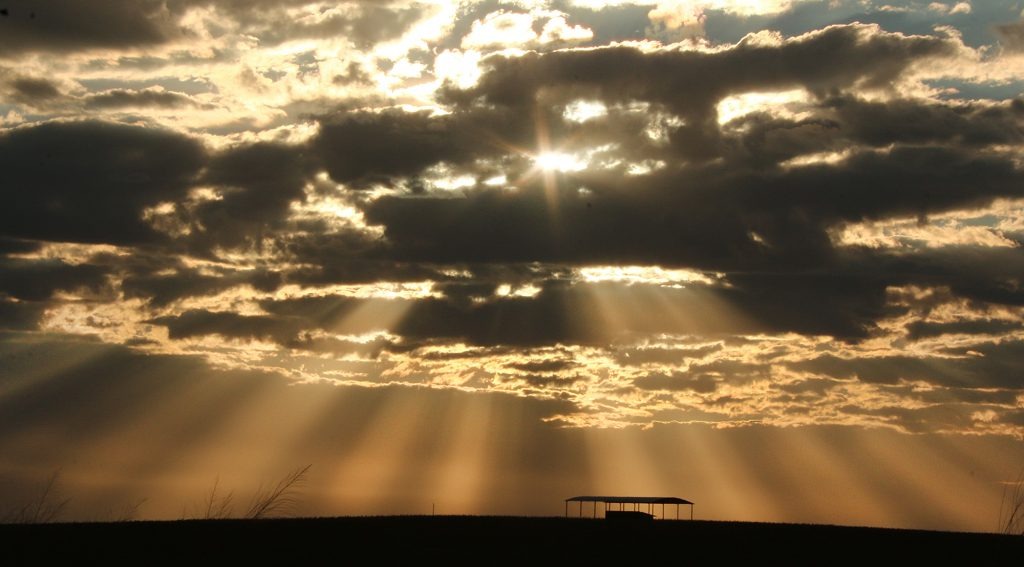 Semana começa com baixa umidade do ar e sol forte em todo Estado Semana começa com baixa umidade do ar e sol forte em todo Estado