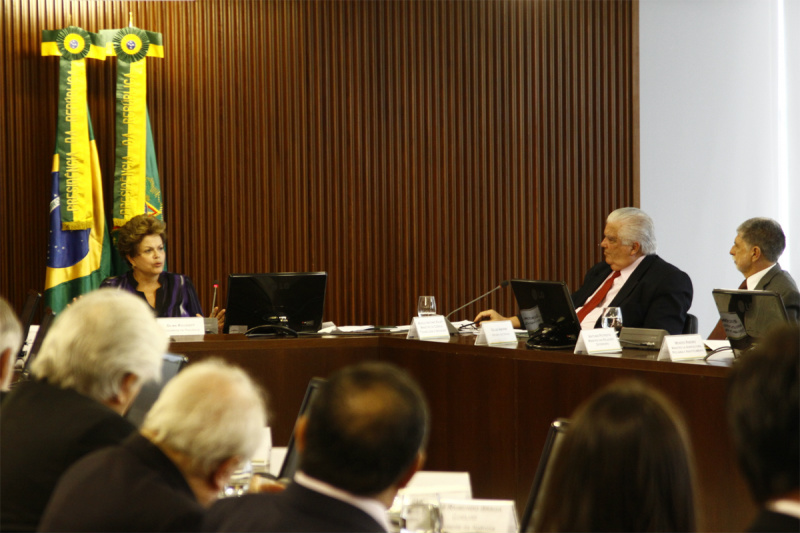 Dilma sugere nova dinâmica para Conselho Nacional de Ciência e Tecnologia