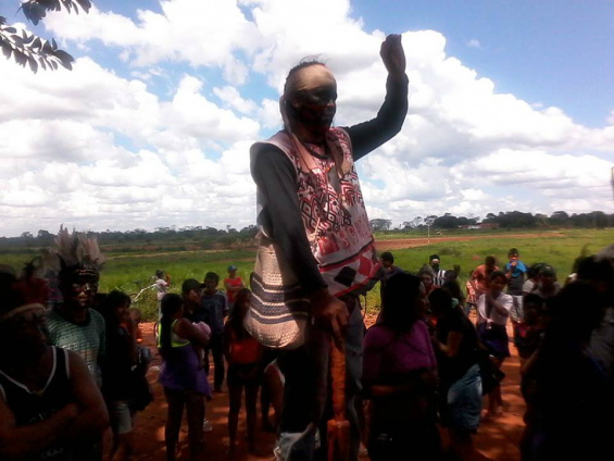 "Estamos prontos pra morrer", respondem indígenas à nova reintegração de posse Segundo informações da Polícia Federal, a reintegração poderá acontecer na próxima quarta-feira, dia 18. Indígenas afirmam que resistirão com a própria vida à ação policial