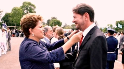 'Não tem reforma ministerial', diz Dilma após demissão de Cid Gomes 'Não tem reforma ministerial', diz Dilma após demissão de Cid Gomes