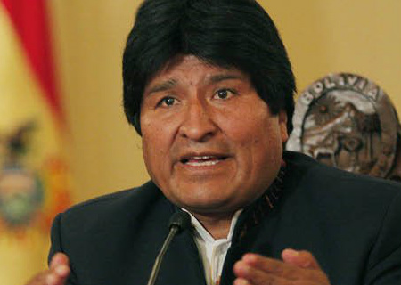 Em protesto contra Europa, Morales oferece asilo a Snowden