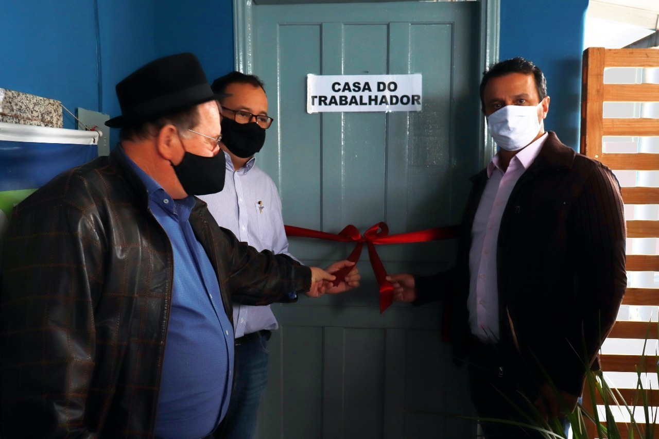Com a presença de autoridades do Estado e do município, a Casa do Trabalhador foi inaugurada  na sexta-feira, 31 de julho / Fotos; Decom