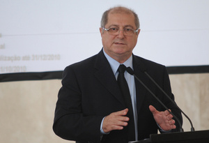 Governo vai mostrar ao Congresso onde é possível fazer cortes no Orçamento Governo vai mostrar ao Congresso onde é possível fazer cortes no Orçamento