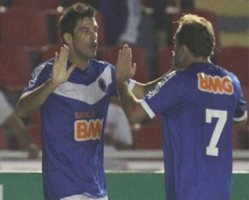 Cruzeiro goleia Avaí Cruzeiro goleia Avaí