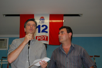 Dagoberto lança em Amambai pré-candidatura de Gilmar Dagoberto e Gilmar, durante convenção do PDTFoto: Moreira Produções