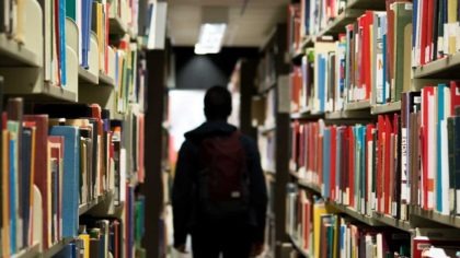 Ministros discutem hoje possível cortes de bolsas da Capes