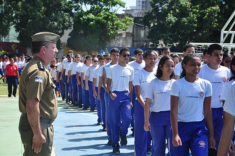 Serão R$ 7,1 bilhões gastos com reajustes para militares - CPM PE
