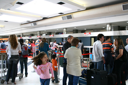 Em tempo de férias, consumidor deve ficar atento ao contratar agente de viagem Em tempo de férias, consumidor deve ficar atento ao contratar agente de viagem