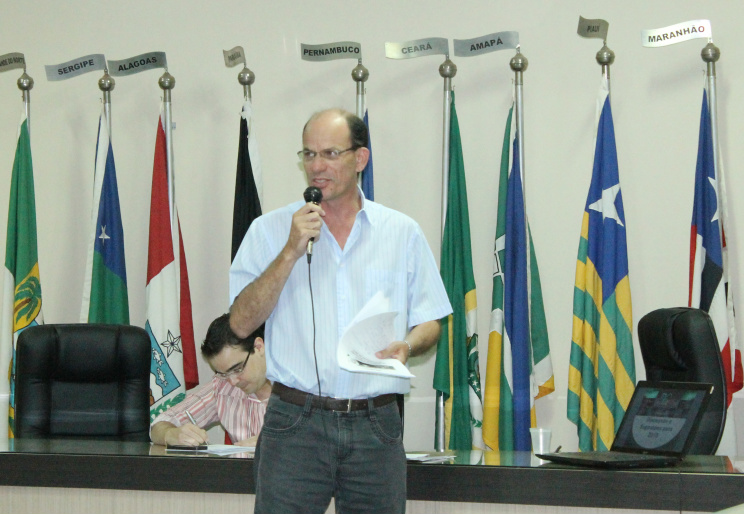 Prefeito Sergio Barbosa durante apresentação de plano orçamentário  / Foto: Assessoria