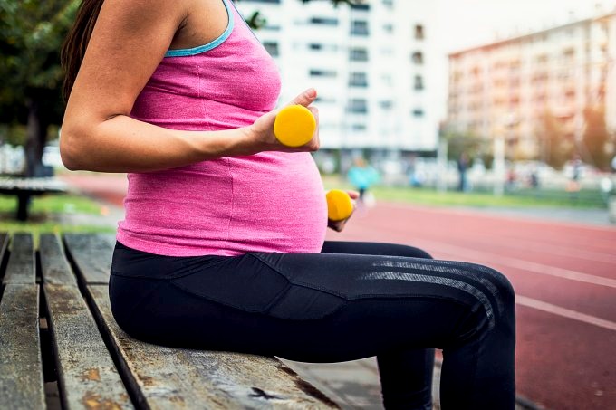 (gdinMika//O que acontece no seu corpo quando você se exercita na gravidez/Thinkstock/Getty Images)