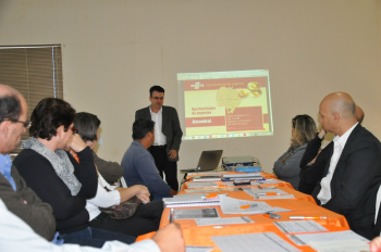 O encontro contou com a participação de representantes Senai, Sebrae, Senar, Senac e Sesi e foi dirigido por consultor do Sebrae.