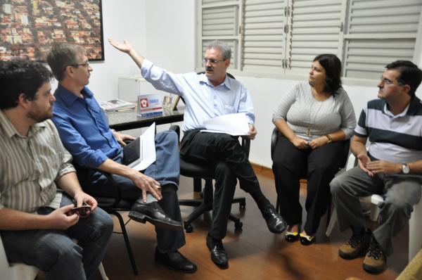 Geraldo encampa luta de professores das universidades federais de MS