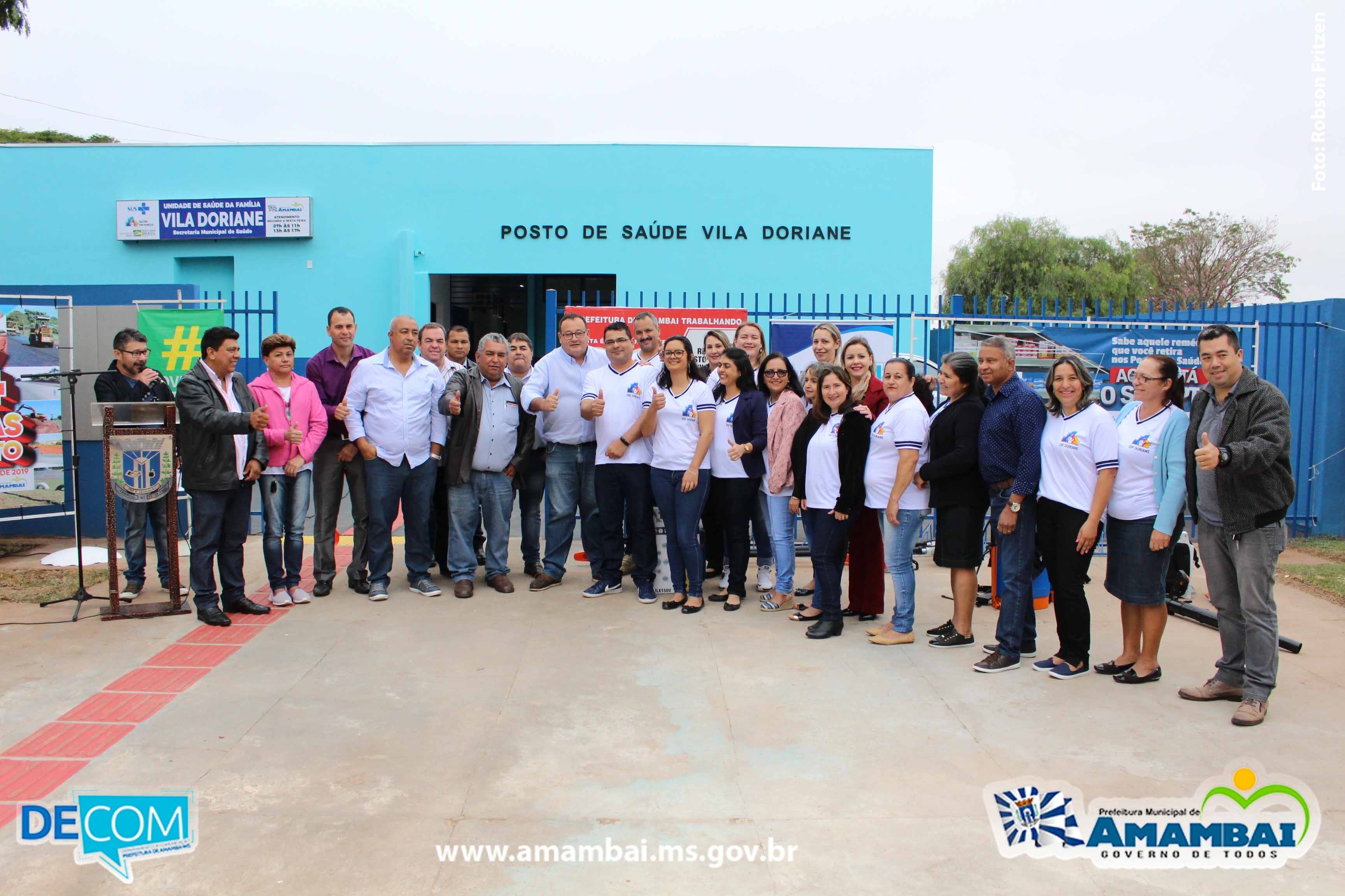 Prefeitura de Amambai inaugurou reforma do Posto da Vila Doriane Prefeito de Amambai ao lado de autoridades e servidores do posto de saúde / Foto: Decom