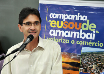 Prefeito Dirceu Lanzarini anunciou mais 400 terrenos para a população de Amambai.