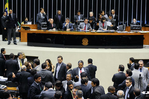 Congresso aprova o Orçamento de 2014 O texto aprovado prevê um crescimento do produto interno bruto (PIB) de 4% no ano que vem