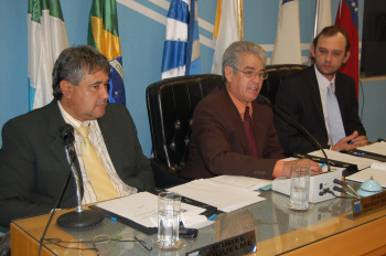 A sessão foi dirigida pela messa diretora do legislativoFoto: Moreira Produções