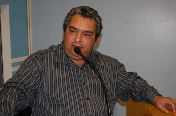 Brito pede asfalto para várias ruas da vila Indiana Vereador Brito investimentos na vila IndianaFoto: Moreira Produções