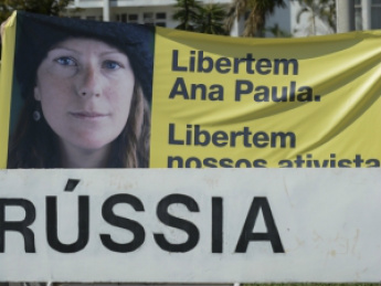 O grupo não poderá deixar o país até que o governo russo conceda visto de saída