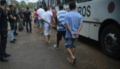 Entidades repudiam propostas eleitorais de redução da maioridade penal Adolescentes deixam o Caje, em Brasília, desativado em março, e são transferidos para outras unidades de internação Foto: Marcelo Camargo/Agência Brasil