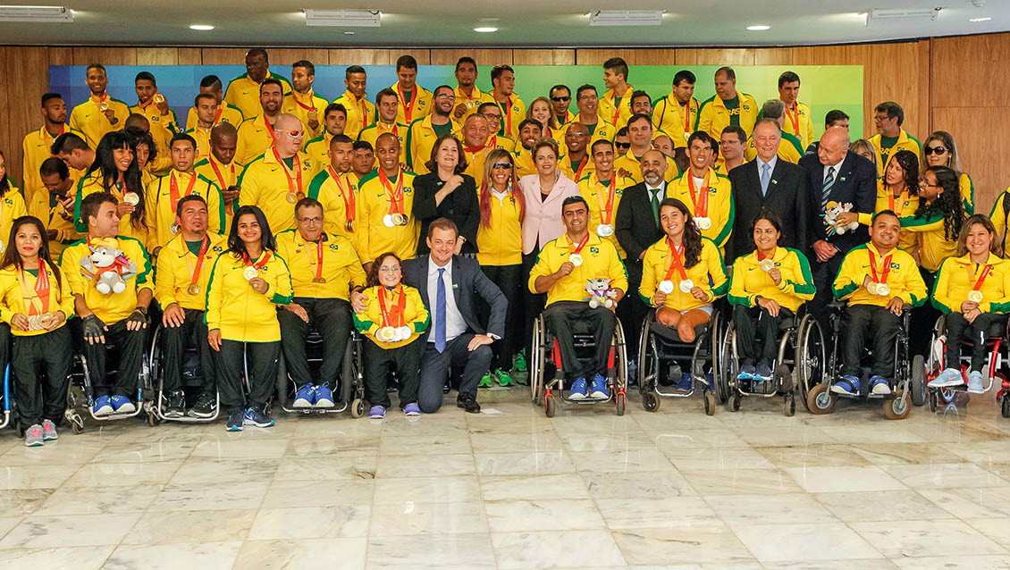 Dilma recebe medalhistas do Pan e Parapan e celebra dez anos da Bolsa Atleta Dilma recebe medalhistas do Pan e Parapan e celebra dez anos da Bolsa Atleta