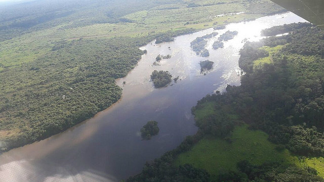 Local do massacre dificulta acesso: são 18 quilômetros por terra e 15 minutos de barco / Divulgação Secretaria de Segurança do MT