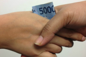 Para 4 em 5 brasileiros, partidos são corruptos, diz pesquisa Metade dos 2.002 brasileiros entrevistados opinam que a corrupção aumentou no país em dois anos