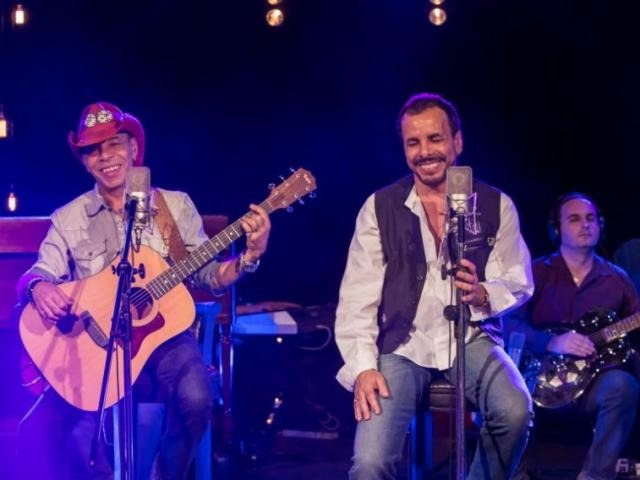 Com dança, teatro e show de Chrystian e Ralf, Festival de Inverno começa hoje Crystian e Ralf se apresenta hoje (Foto: Divulgação)