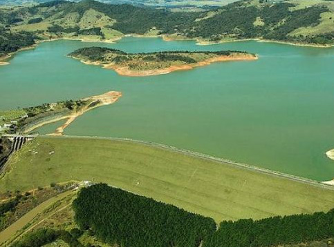 O nível da água do reservatório caiu, desta quinta (27) para esta sexta-feira (28), mais 0,2 ponto percentual e chegou a 13,8%(Sabesp - Divulgação)