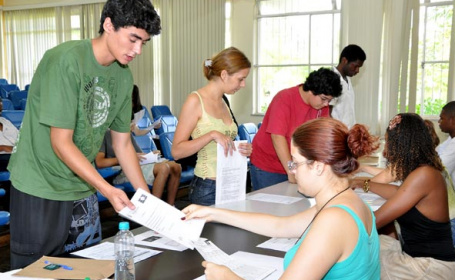 Termina amanhã prazo para que selecionados do ProUni apresentem documentos Termina amanhã prazo para que selecionados do ProUni apresentem documentos