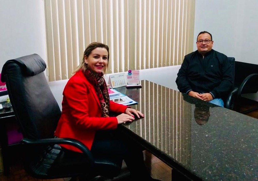 Presidente da Câmara e prefeito discutem novos projetos para Amambai Vereadora Janete e o prefeito Dr. Bandeira / Foto: Assessoria