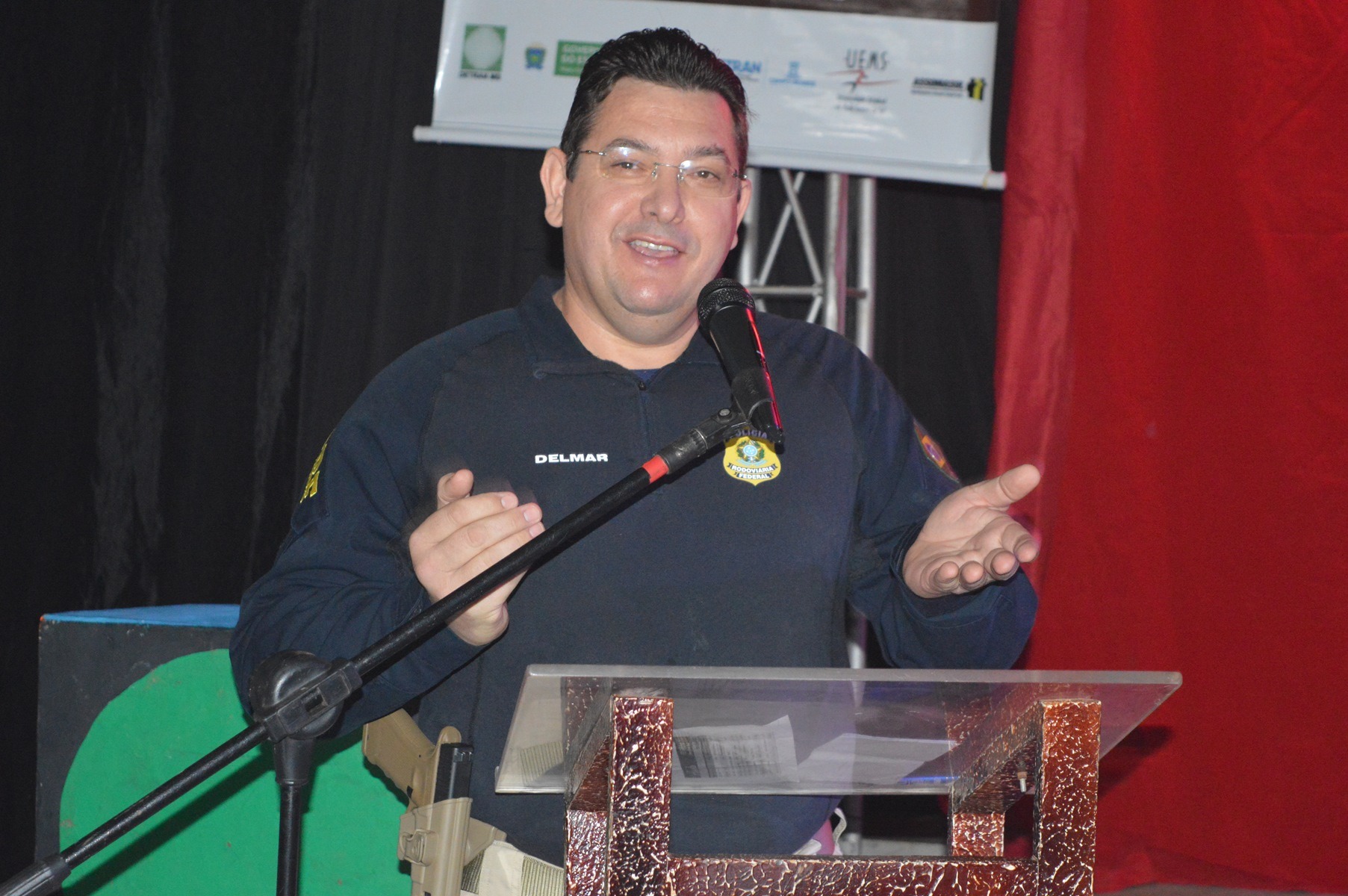 Délcio Delmar Buss, durante a cerimônia de abertura do festival em Amambai / Foto: Moreira Produções