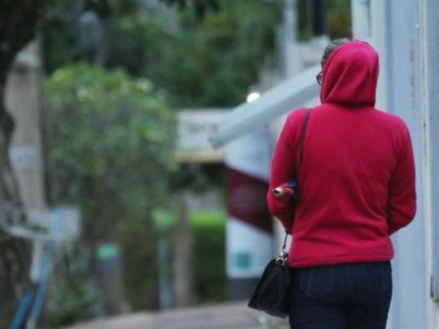 Dia amanhece gelado e previsão é de céu nublado com chuva