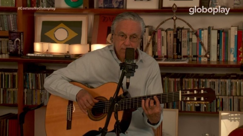 Caetano Veloso em live do Globoplay — Foto: Reprodução