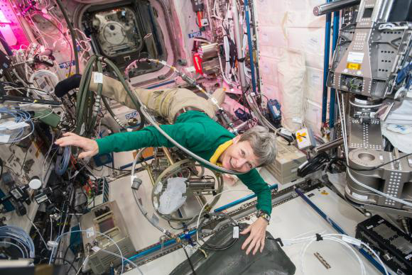 Peggy acumula recordes e chega hoje à marca dos 535 dias no espaço, feito inédito entre os astronautas dos Estados Unidos Foto: Divulgação 