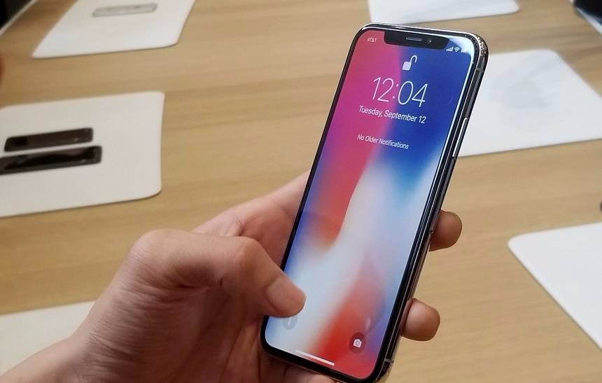 Primeiras reações ao iPhone X destacam tela e reconhecimento facial