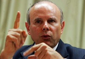 Mantega teme prolongamento da crise e redução no crescimento mundial