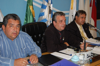 Mesa diretora do legislativo municipal.