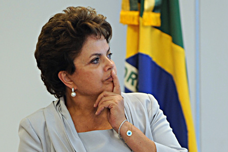 Dilma: "estamos fazendo pela educação o que não foi feito nos últimos 100 anos" Dilma: "estamos fazendo pela educação o que não foi feito nos últimos 100 anos"