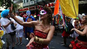 Terça-feira de carnaval tem cerca de 110 blocos desfilando no Rio Terça-feira de carnaval tem cerca de 110 blocos desfilando no Rio