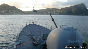 Contra pirataria, Brasil expande ação naval na África Marinha brasileira realiza exercícios conjuntos e treinamentos com forças africanas