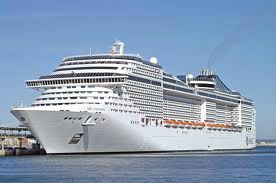 Localizado corpo que pode ser de turista que caiu de navio em Santos Localizado corpo que pode ser de turista que caiu de navio em Santos
