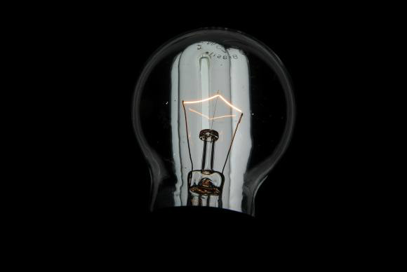 Redução na bandeira vermelha nas contas de luz começa a valer em setembro Redução na bandeira vermelha nas contas de luz começa a valer em setembro
