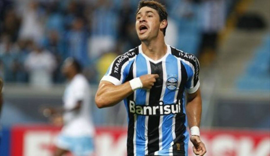 Grêmio mostra ritmo de jogo, bate Lajeadense e continua na liderança Giuliano abriu o placar para o Grêmio na partida