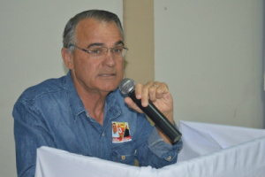 Candidatos a prefeito de Amambai assumem compromisso com a educação pública Candidato Anilson Prego (PT) - Foto: Moreira Produções