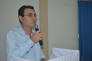 Candidatos a prefeito de Amambai assumem compromisso com a educação pública Candidato Gilmar Vicentin (PDT) / Foto: Moreira Produções